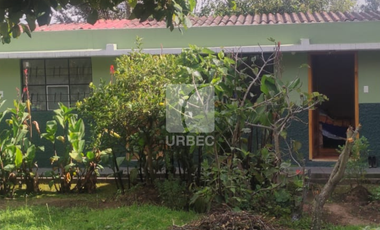 VENTA - AMPLIA CASA DE VENTA EN EL SECTOR  NORTE A 3 MINUTOS DEL CENTO DE LA CIUDAD  DE GUARANDA /23URB017