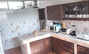 VENTA - AMPLIA CASA DE VENTA EN EL SECTOR  NORTE A 3 MINUTOS DEL CENTO DE LA CIUDAD  DE GUARANDA /23URB017