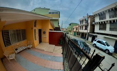 EN VENTA CASA EN LA ALBORADA