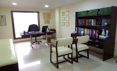 Edificio de Consultorios Médicos y Odontólogicos.