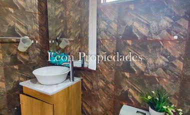 León Propiedades vende casa en condominio, sector lo Águila, Curacavi.