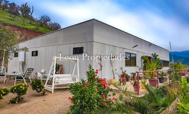 León Propiedades vende casa en condominio, sector lo Águila, Curacavi.