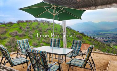 León Propiedades vende casa en condominio, sector lo Águila, Curacavi.