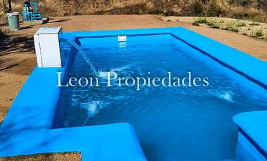 León Propiedades vende casa en condominio, sector lo Águila, Curacavi.