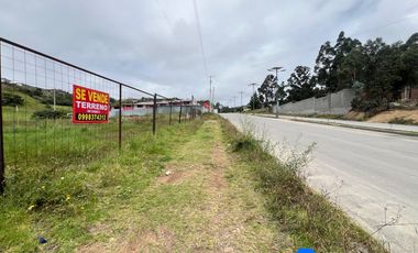 Terreno en venta en la vía de integración barrial cerca del redondel del plateado y centro de la ciudad de Loja