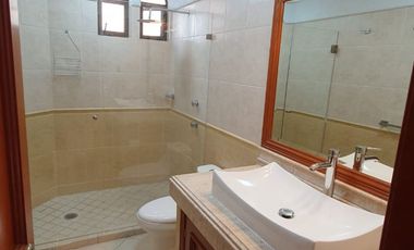Las Cañadas Hermosa Casa en Venta a Campo de Golf en Coto Privado