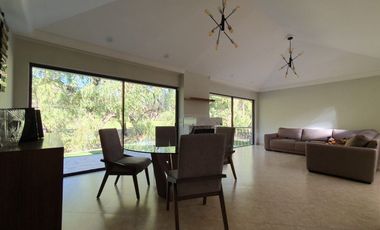 Las Cañadas Hermosa Casa en Venta a Campo de Golf en Coto Privado