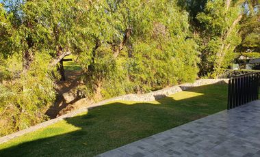 Las Cañadas Hermosa Casa en Venta a Campo de Golf en Coto Privado