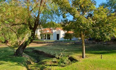 Las Cañadas Hermosa Casa en Venta a Campo de Golf en Coto Privado