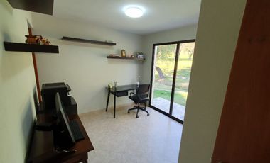 Las Cañadas Hermosa Casa en Venta a Campo de Golf en Coto Privado