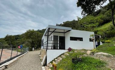 VENTA CASA CAMPESTRE EN FUSAGASUGÁ HERMOSA PARA ESTRENAR
