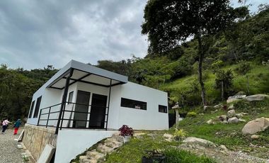 VENTA CASA CAMPESTRE EN FUSAGASUGÁ HERMOSA PARA ESTRENAR