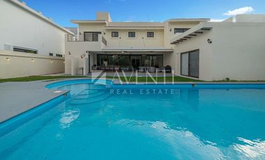 Casa amueblada en Venta, Lagos del Sol Residencial, Cancún Quintana Roo.