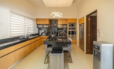 Casa amueblada en Venta, Lagos del Sol Residencial, Cancún Quintana Roo.