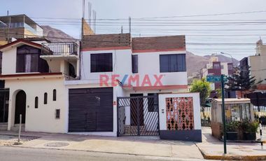 Casa Comercial EN ESQUINA En Av. Alameda Del Corregidor - La Molina