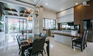 ขายถูก!!! โกดังพร้อมบ้านเดี่ยวหรู เนื้อที่ดิน 299.5 ตารางวา พื้นที่ใช้สอย 1,198 ตารางเมตร เหมาะทำโกดังคลังสินค้า และ อุตสาหกรรม ย่านปทุมธานี