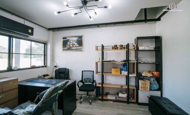 ขายถูก!!! โกดังพร้อมบ้านเดี่ยวหรู เนื้อที่ดิน 299.5 ตารางวา พื้นที่ใช้สอย 1,198 ตารางเมตร เหมาะทำโกดังคลังสินค้า และ อุตสาหกรรม ย่านปทุมธานี