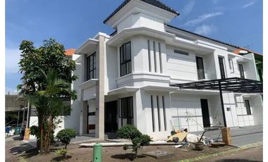 GRESS BARU! Rumah Jemursari Regency 2 Lantai Hook Dekat Raya Tenggilis Prapen