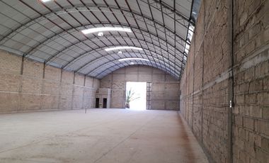 BODEGA EN RENTA ARANDAS 1000M2
