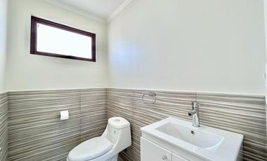Se vende casa nueva de 300m2 en sitio de 5.000m2, Condominio Valle Tranquilo, Zapallar, Curicó