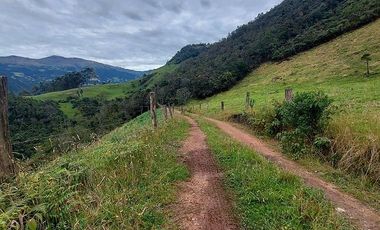 hacienda lechera ganadera de venta sector vía a soldados a 12 minutos de Cuenca