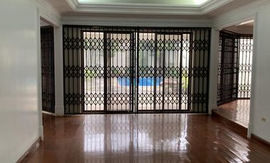 Venta Casa Comercial-Residencial En Urdesa - Balsamos Sur por la botica Inglesa(J.Luna )