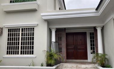 Venta Casa Comercial-Residencial En Urdesa - Balsamos Sur por la botica Inglesa(J.Luna )