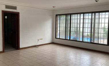 Venta Casa Comercial-Residencial En Urdesa - Balsamos Sur por la botica Inglesa(J.Luna )