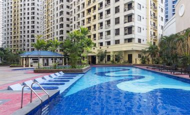 Foreclosed 2 BR Condo with parking at Forbeswood Heights Condominium BGC Unit 12L