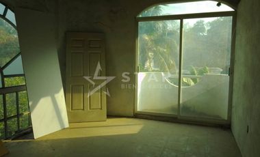 CASA EN COL. LA VENTA