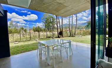 Casa de lujo en venta con 5 dormitorios, rodeada de naturaleza.