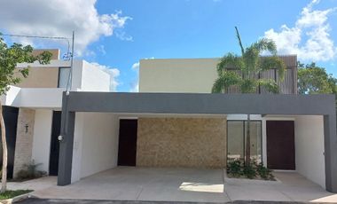 Hermosa Residencia c/Alberca Acabados de Lujo en Temozon Norte Merida Yucatan