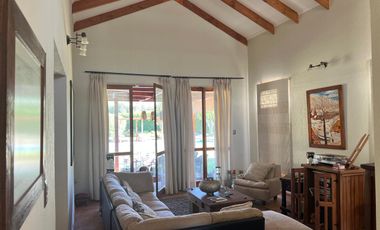 HERMOSA  CASA SECTOR CHAMONATE