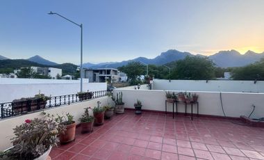 CASA EN RENTA EN SANTIAGO EL CERCADO N.L.