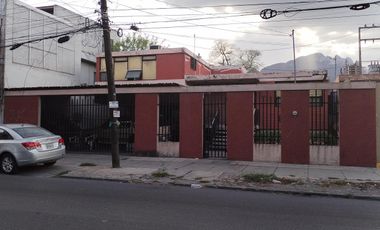 Casa comercial Av Simón Bolívar/Metro Hospital