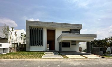 CASA EN VENTA EN LOMAS DE COCOYOC