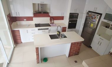 Alquiler Casa en Lago de Capeira 2350 metros de terreno Norte Guayaquil - C242