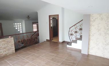 Alquiler Casa en Lago de Capeira 2350 metros de terreno Norte Guayaquil - C242