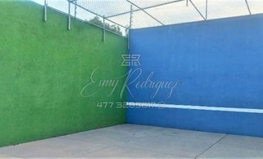 CASA EN RENTA, CUMBRES DEL CAMPESTRE, CON O SIN MUEBLES, 4 REC CON BAÑO, 6 AUTOS