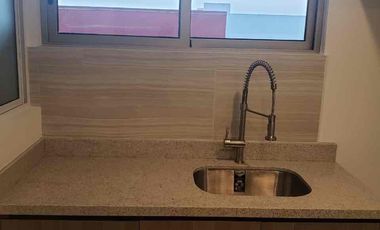 Departamento de 2 recámaras y 1 estudio, o bien se adapta a 3 recámaras,  cerca de la UDLAP,  se aceptan estudiantes,  cuenta con alberca, gimnasio,