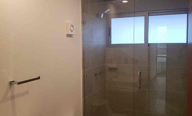 Departamento de 2 recámaras y 1 estudio, o bien se adapta a 3 recámaras,  cerca de la UDLAP,  se aceptan estudiantes,  cuenta con alberca, gimnasio,