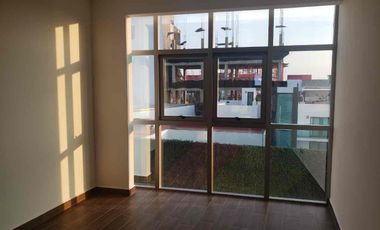 Departamento de 2 recámaras y 1 estudio, o bien se adapta a 3 recámaras,  cerca de la UDLAP,  se aceptan estudiantes,  cuenta con alberca, gimnasio,