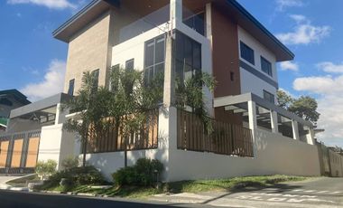 Corner Modern House and Lot With Swimming Pool at Merville Paranaque NEar Airport