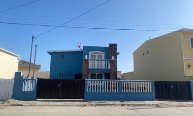 CASA EN VENTA PLAYAS ROSARITO A UNOS PASOS DE LA PLAYA