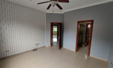 Via La Costa, Renta de Linda Casa 3 Dorm. con Piscina y Vista Al Lago