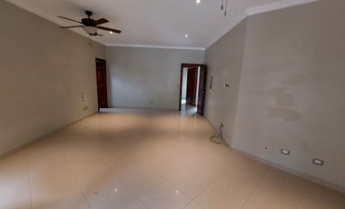 Via La Costa, Renta de Linda Casa 3 Dorm. con Piscina y Vista Al Lago