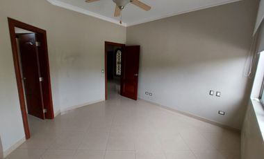 Via La Costa, Renta de Linda Casa 3 Dorm. con Piscina y Vista Al Lago