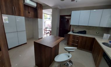 Via La Costa, Renta de Linda Casa 3 Dorm. con Piscina y Vista Al Lago