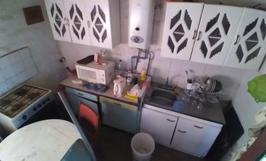 VENDE EN COLLIGUAY CASA CON GRAN TERRENO Y PISCINA