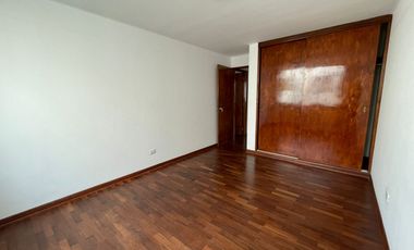 VENDO CÉNTRICO DEPARTAMENTO - VISTA EXTERNA - 2 DORMITORIOS - COCHERA - PISO 3 - NO ASCENSOR